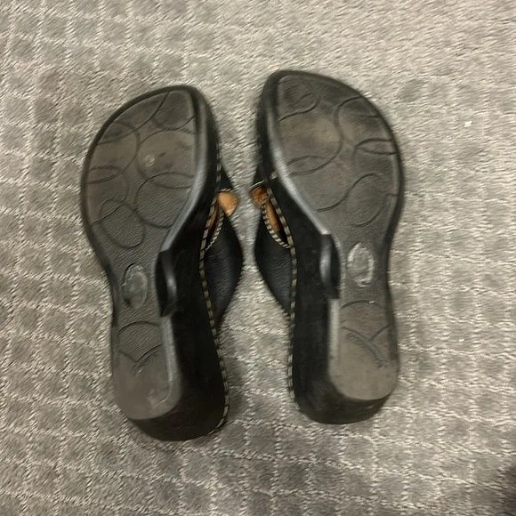 born slip on wedges - Picture 3 of 4